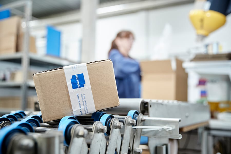 Distribution elektromechanischer Bauteile